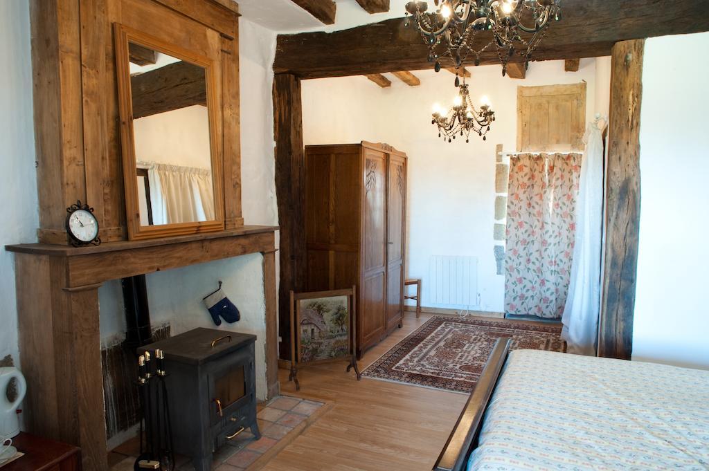 L'Ancien Presbytere Chambres D'Hote Ou Gite Le Dorat Rom bilde